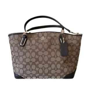 Coach Kelsey Signature Tote Bag